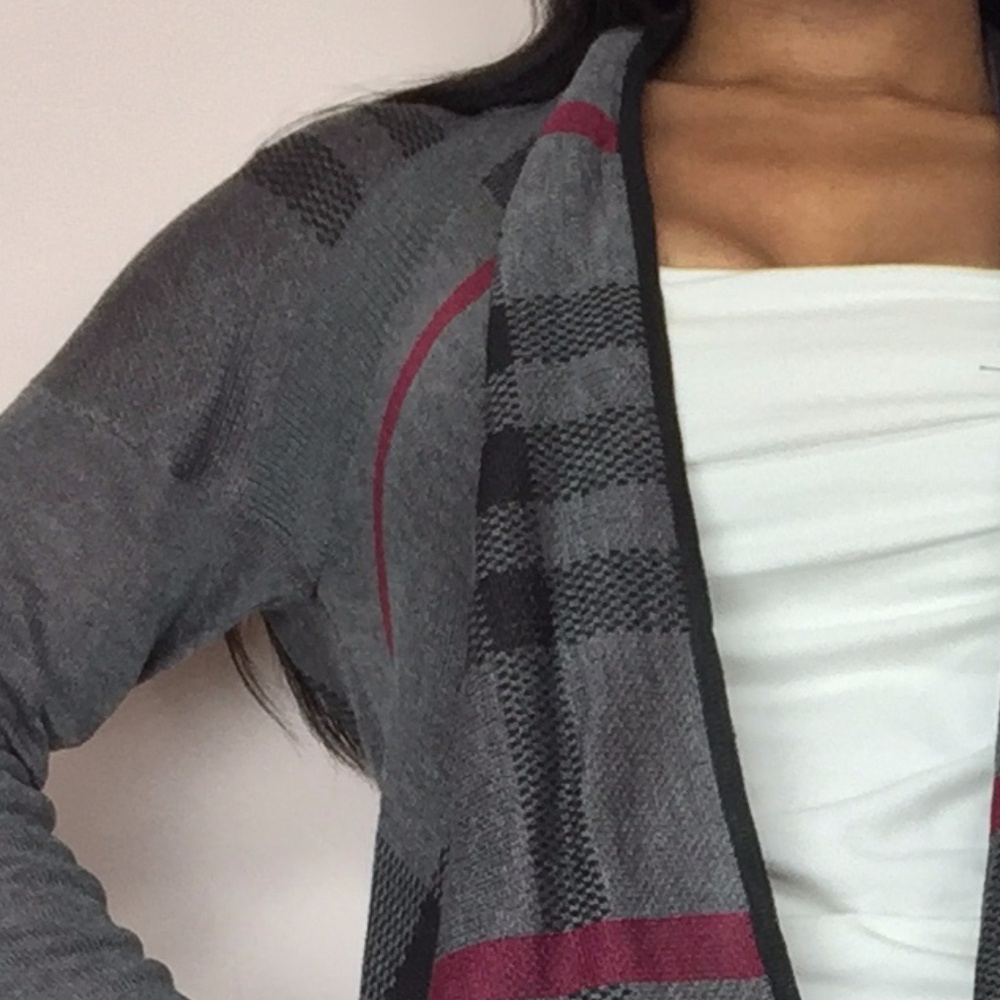Women’s Gray Plaid Open-Front Draped Cardigan Poncho - Picture 4 of 10